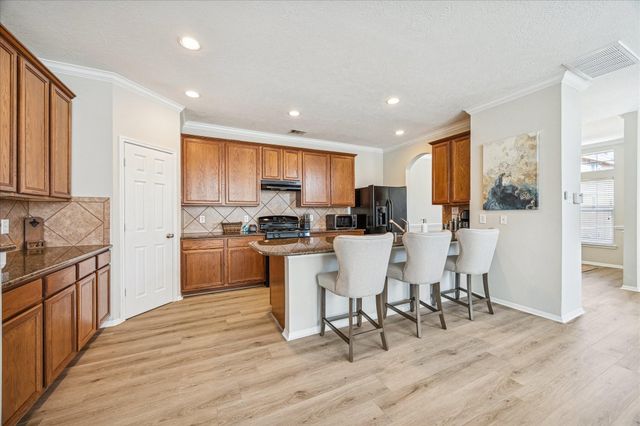 3319 Leading Point Drive, Houston, TX 77091