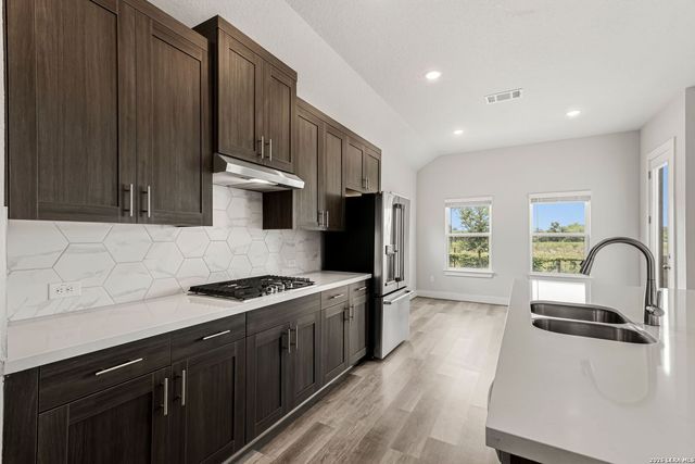 11625 Hollering Pass, Schertz, TX 78154