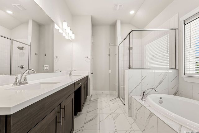 11625 Hollering Pass, Schertz, TX 78154