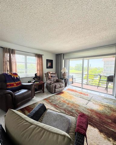 3776 Inverrary Boulevard 301R, Lauderhill, FL 33319