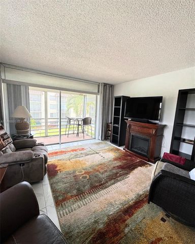 3776 Inverrary Boulevard 301R, Lauderhill, FL 33319