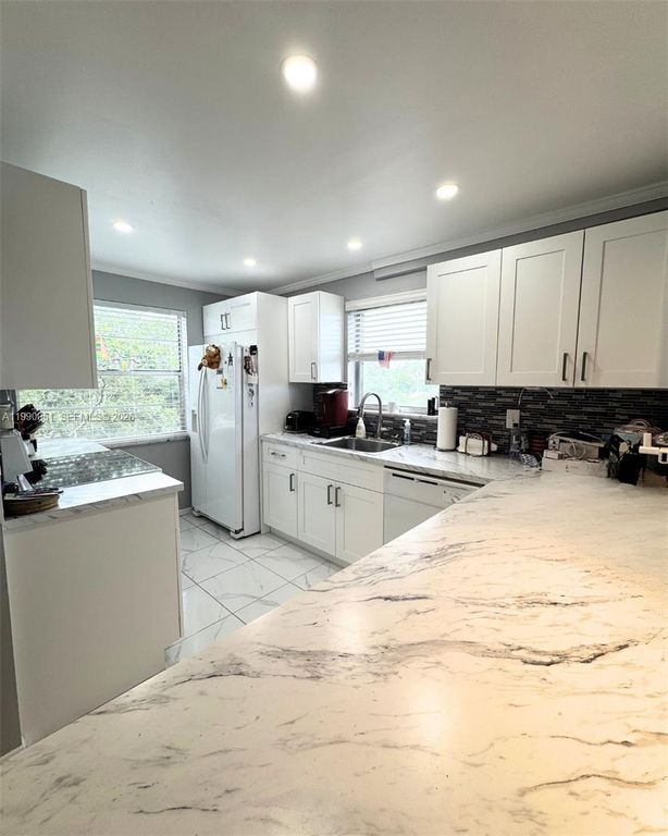 3776 Inverrary Boulevard 301R, Lauderhill, FL 33319
