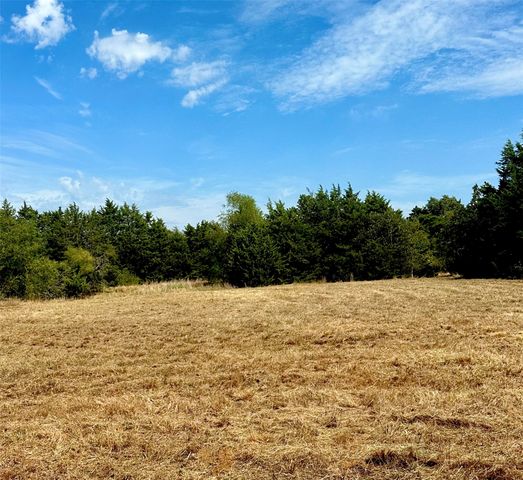 565 W Hughes Street, Collinsville, TX 76233