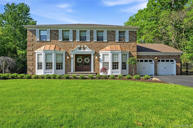 19 Quaker Hill Road, Stony Brook, NY 11790