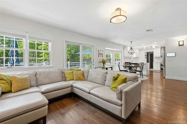 19 Quaker Hill Road, Stony Brook, NY 11790