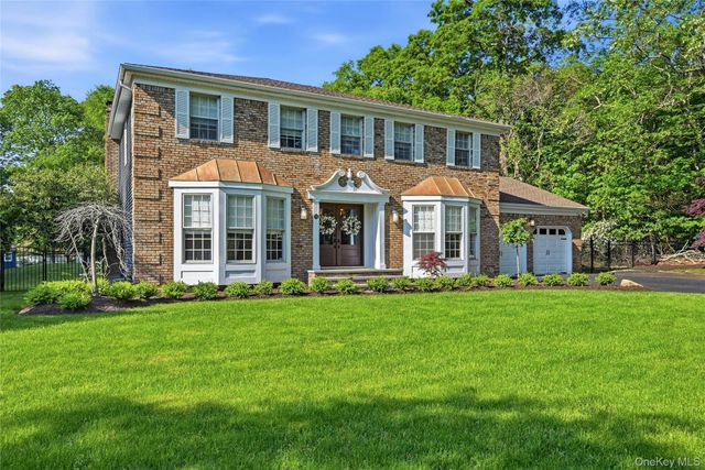 19 Quaker Hill Road, Stony Brook, NY 11790