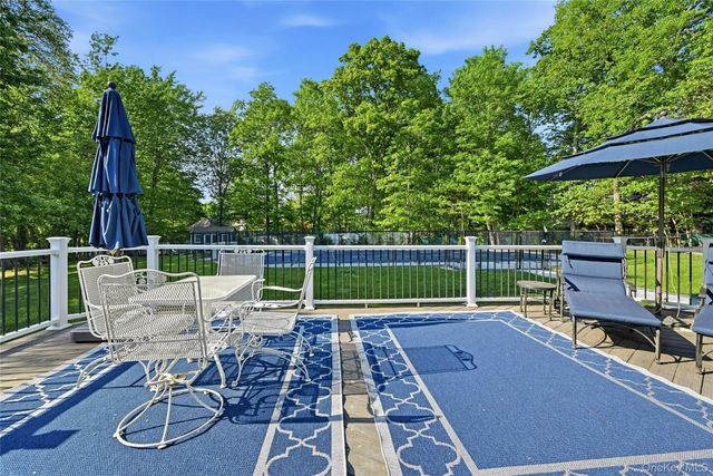 19 Quaker Hill Road, Stony Brook, NY 11790