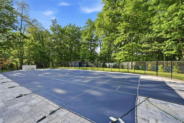 19 Quaker Hill Road, Stony Brook, NY 11790