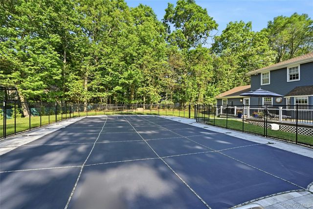 19 Quaker Hill Road, Stony Brook, NY 11790