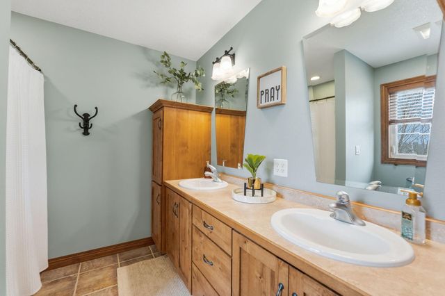 4355 Donway Drive NE, Alexandria, MN 56308