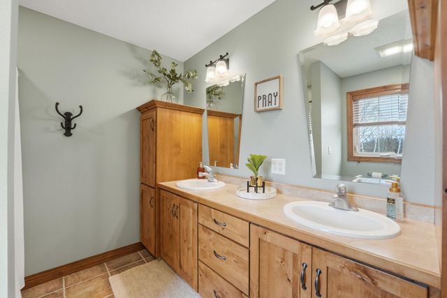 4355 Donway Drive NE, Alexandria, MN 56308