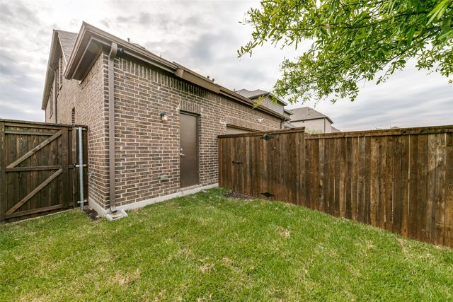 17660 Sequoia Drive, Dallas, TX 75252