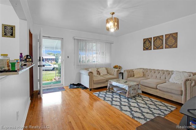 27374 Townsend Avenue, Warren, MI 48092