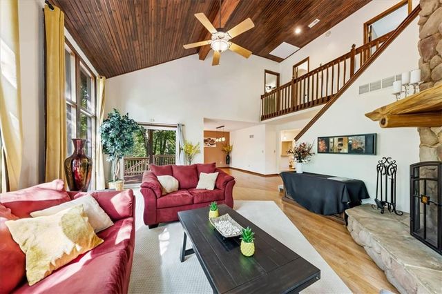 15421 Kansas Avenue, Basehor, KS 66007