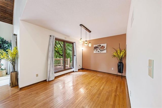 15421 Kansas Avenue, Basehor, KS 66007