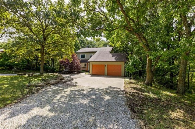15421 Kansas Avenue, Basehor, KS 66007