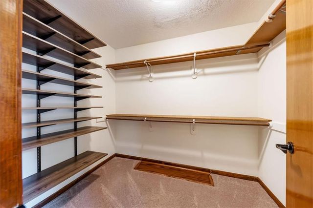 15421 Kansas Avenue, Basehor, KS 66007