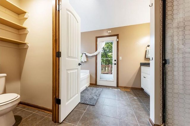 15421 Kansas Avenue, Basehor, KS 66007