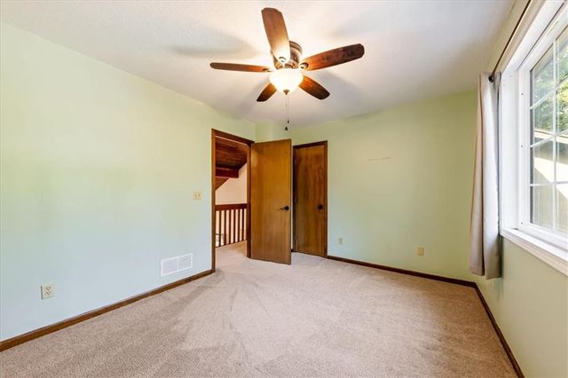 15421 Kansas Avenue, Basehor, KS 66007