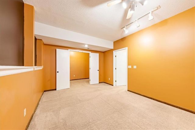 15421 Kansas Avenue, Basehor, KS 66007
