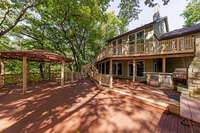 15421 Kansas Avenue, Basehor, KS 66007
