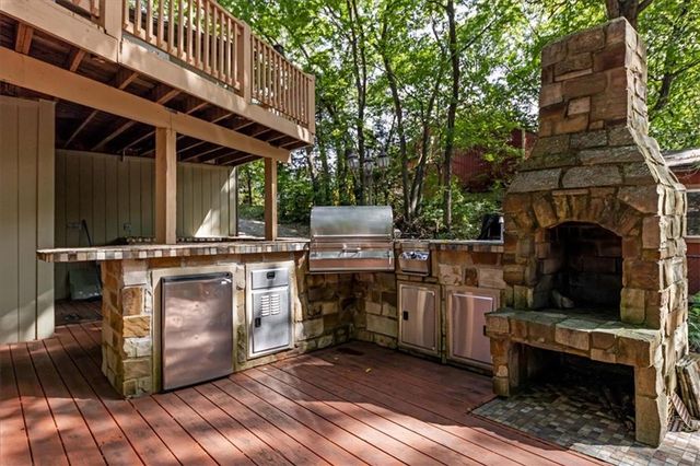 15421 Kansas Avenue, Basehor, KS 66007