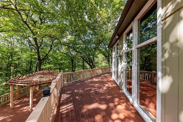 15421 Kansas Avenue, Basehor, KS 66007