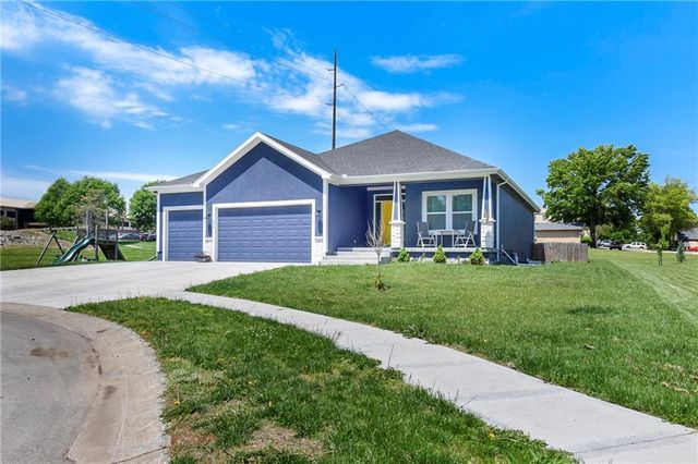 804 Merion Street, Lansing, KS 66043