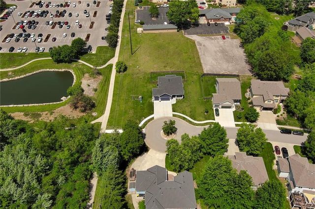 804 Merion Street, Lansing, KS 66043