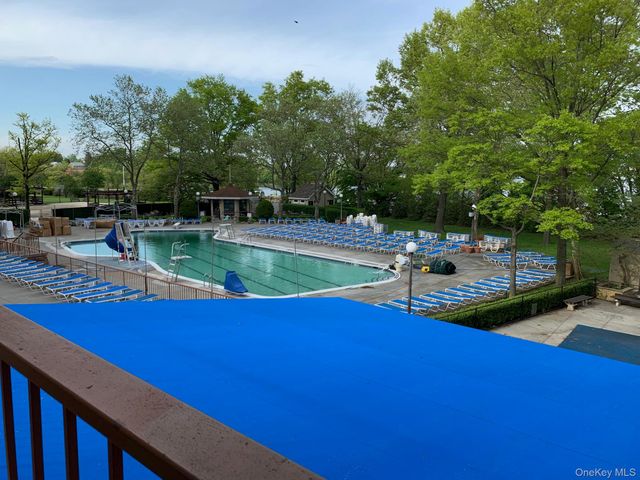 1815 215th Street 16J, Bayside, NY 11360