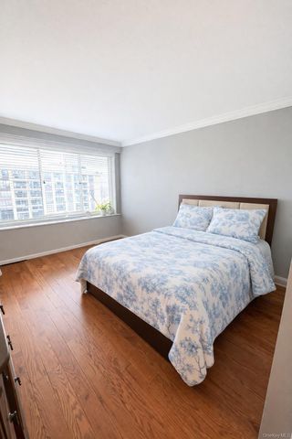 1815 215th Street 16J, Bayside, NY 11360