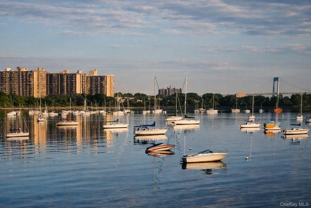 1815 215th Street 16J, Bayside, NY 11360