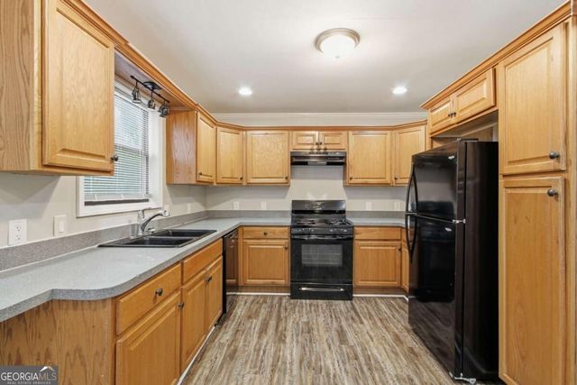 5756 Lake Court NW, Kennesaw, GA 30152