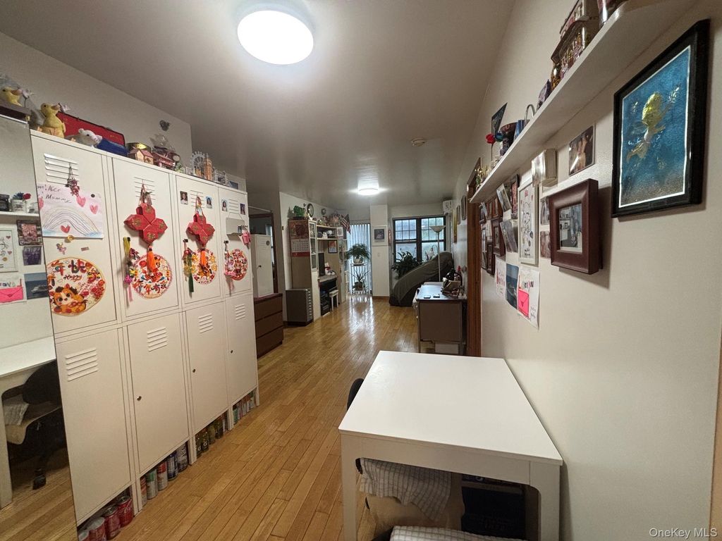 144-77 Barclay Ave 4B, Flushing, NY 11355 — exterior