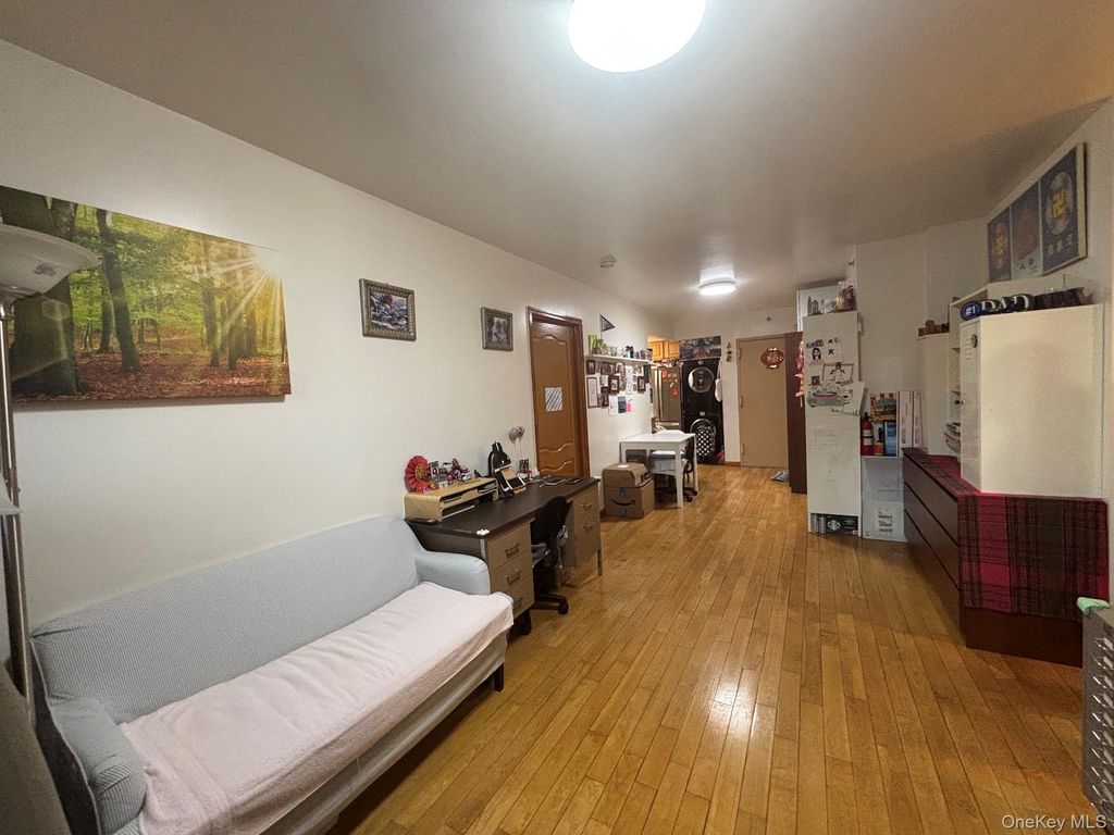 144-77 Barclay Ave 4B, Flushing, NY 11355 — photo 3