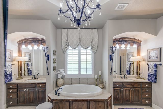 504 Savannah Drive, Ovilla, TX 75154