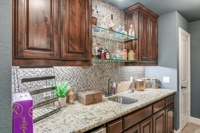 504 Savannah Drive, Ovilla, TX 75154