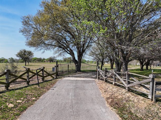 17260 Highway 6, Navasota, TX 77868