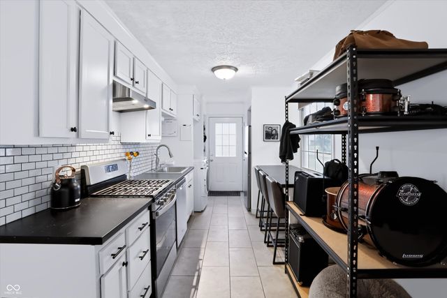 7332 Twin Beech Drive, Indianapolis, IN 46226