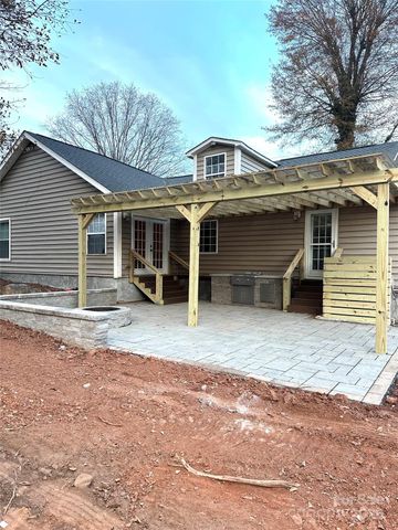 2340 S Point Road, Belmont, NC 28012