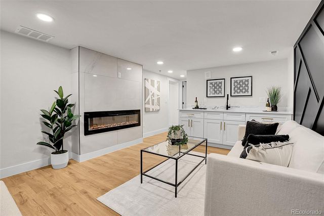 2827 Bellaire Street, Denver, CO 80207