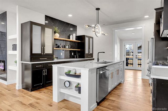 2827 Bellaire Street, Denver, CO 80207