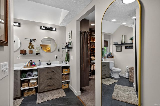 28887 County Road 22, Elkhart, IN 46517
