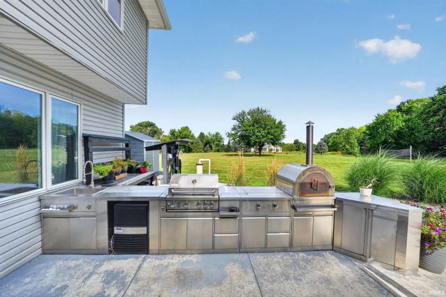 28887 County Road 22, Elkhart, IN 46517