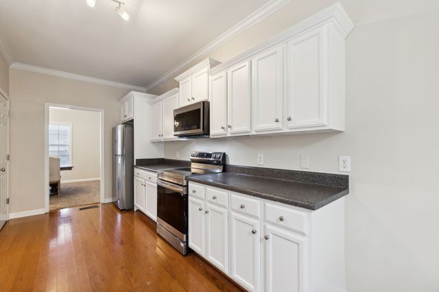 1012 Tulip Blossom Dr, Hermitage, TN 37076
