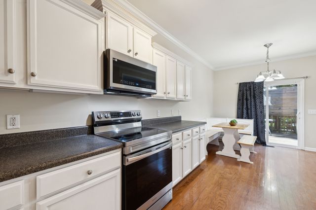 1012 Tulip Blossom Dr, Hermitage, TN 37076