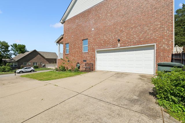 1012 Tulip Blossom Dr, Hermitage, TN 37076
