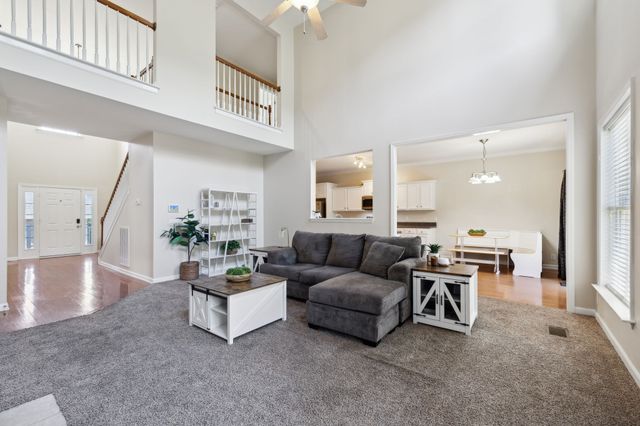 1012 Tulip Blossom Dr, Hermitage, TN 37076