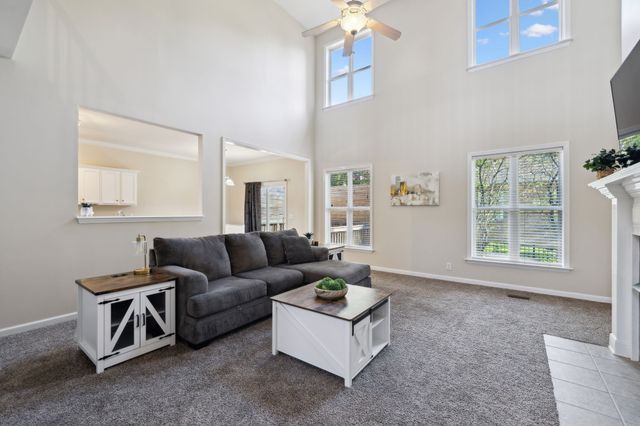 1012 Tulip Blossom Dr, Hermitage, TN 37076