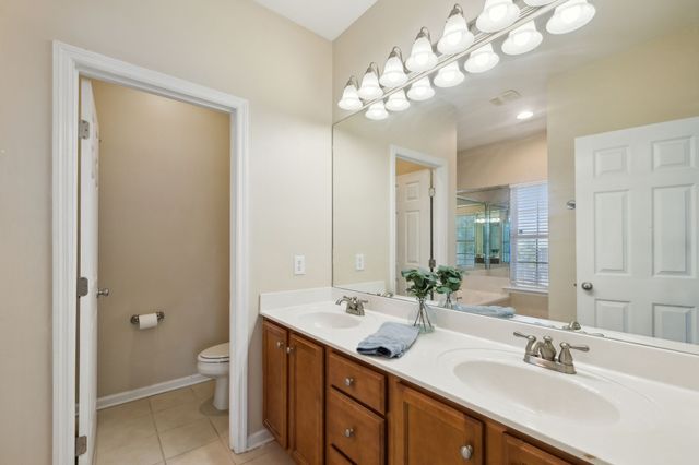 1012 Tulip Blossom Dr, Hermitage, TN 37076